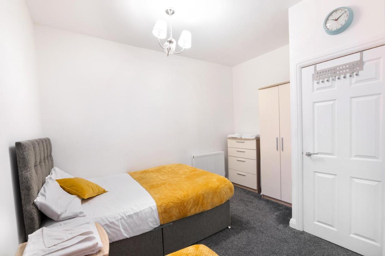 Modern Apartment Close To City Centre With Parking Leeds  Exterior foto